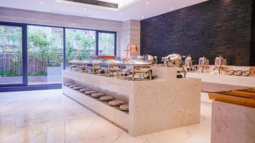 paco hotel tiyuxilu metro guangzhou free shuttle bus for canton fair