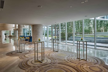 the qube hotel shanghai hongqiao