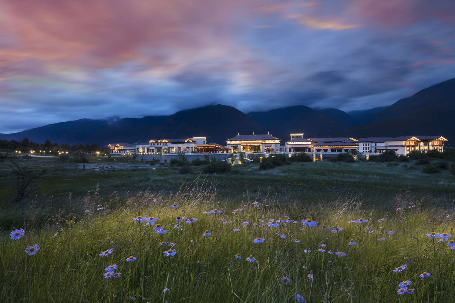 hilton linzhi resort