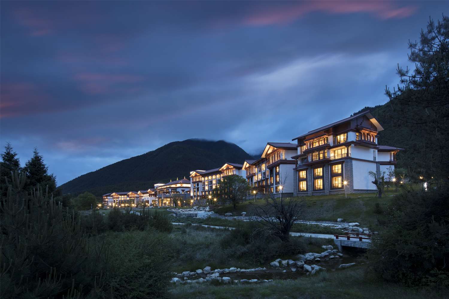 hilton linzhi resort