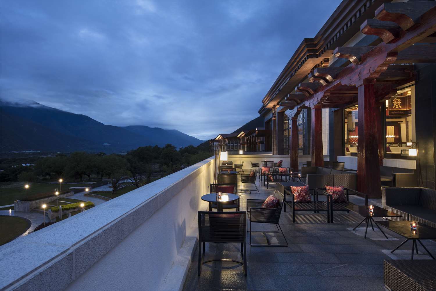 hilton linzhi resort