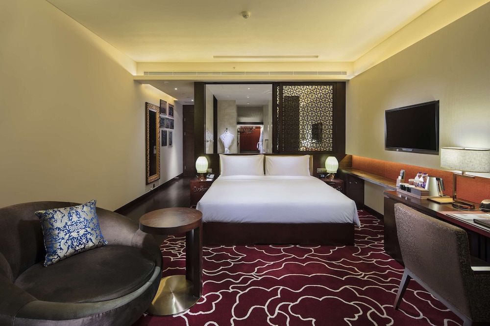 hilton linzhi resort