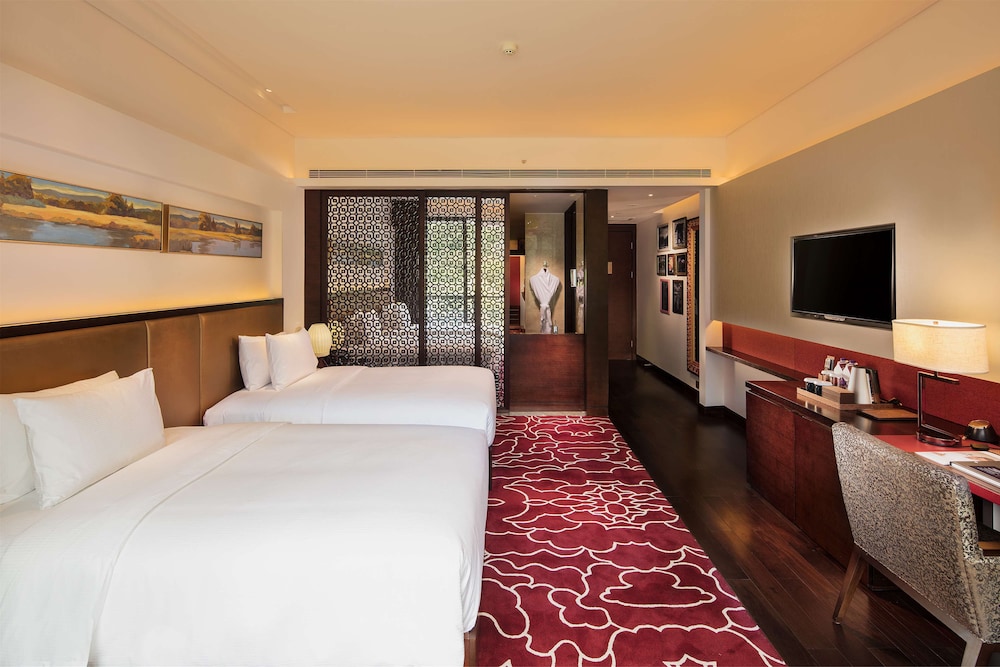 hilton linzhi resort