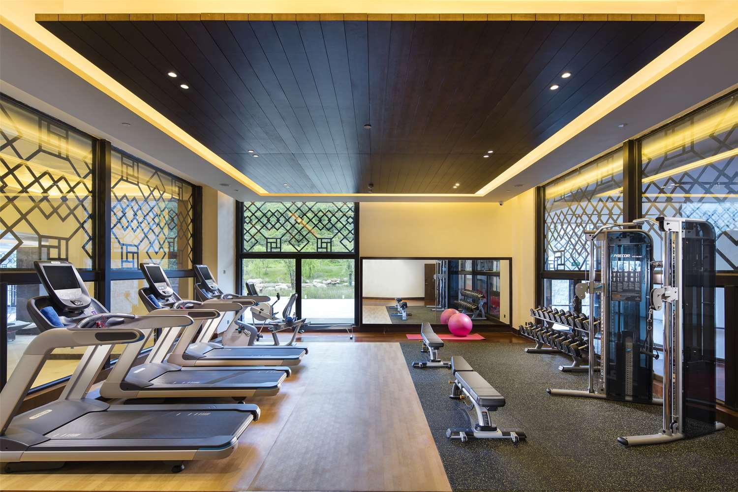 hilton linzhi resort