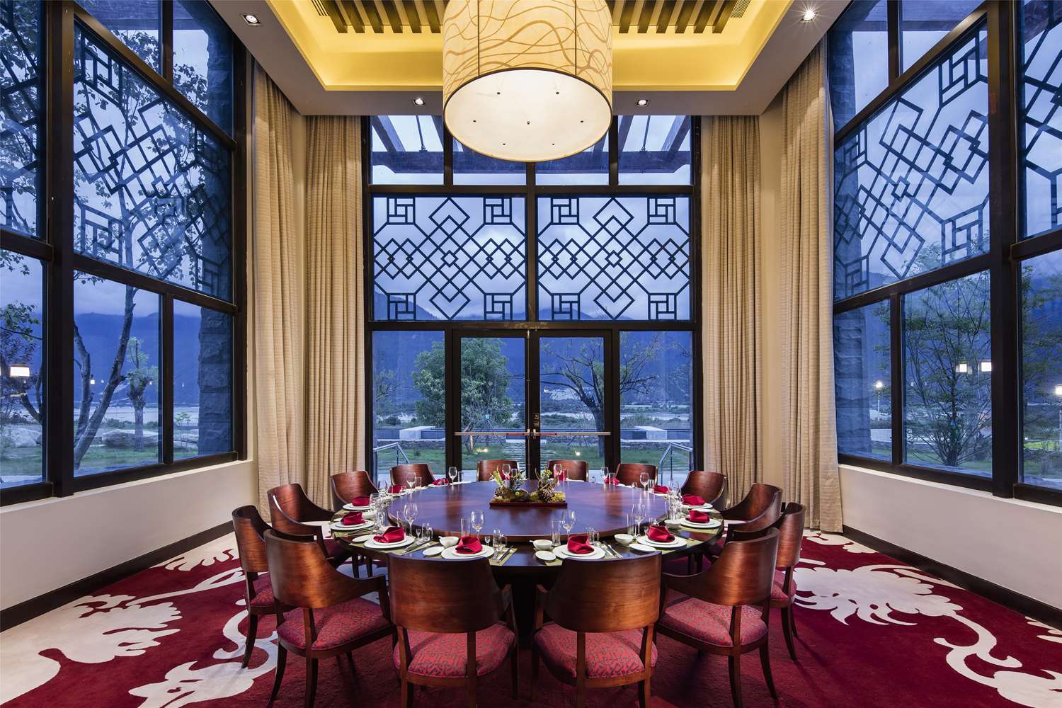 hilton linzhi resort