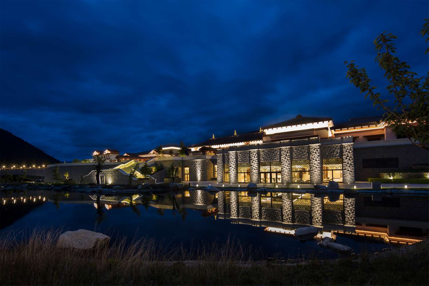 hilton linzhi resort
