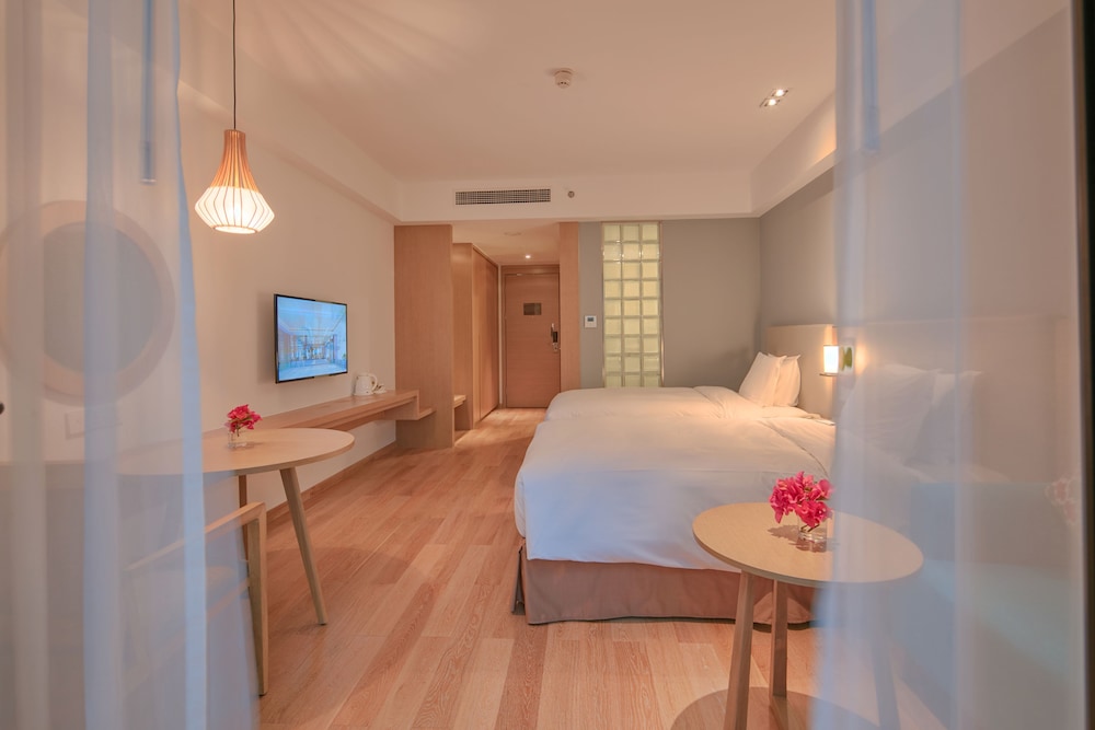holiday inn express zhejiang qianxia lake by ihg
