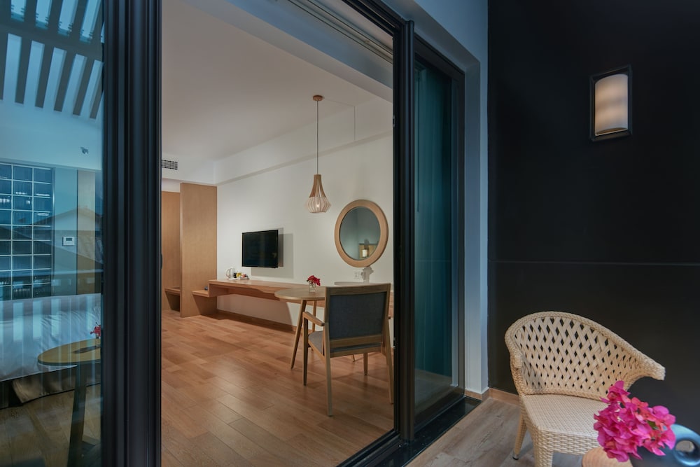 holiday inn express zhejiang qianxia lake by ihg