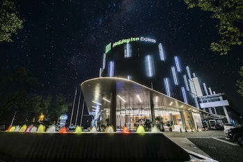 Holiday Inn Express Shanghai Songjiang Fangta By Ihg,Minhang>>Baoshan,4 star