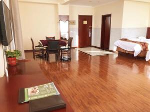 greentree inn kangbao county huinong whole sale vegetable market shell hotel