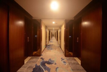 Ramada Shenzhen Baoan,Shajing>>Bao'an,5 star