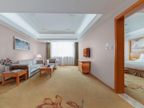 Vienna International Hotel Guigang Sports Center Wanda,Nanning>>Guigang,4 star