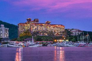 four season ocean courtyard hotel