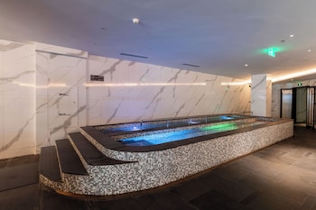 the anandi hotel and spa shanghai