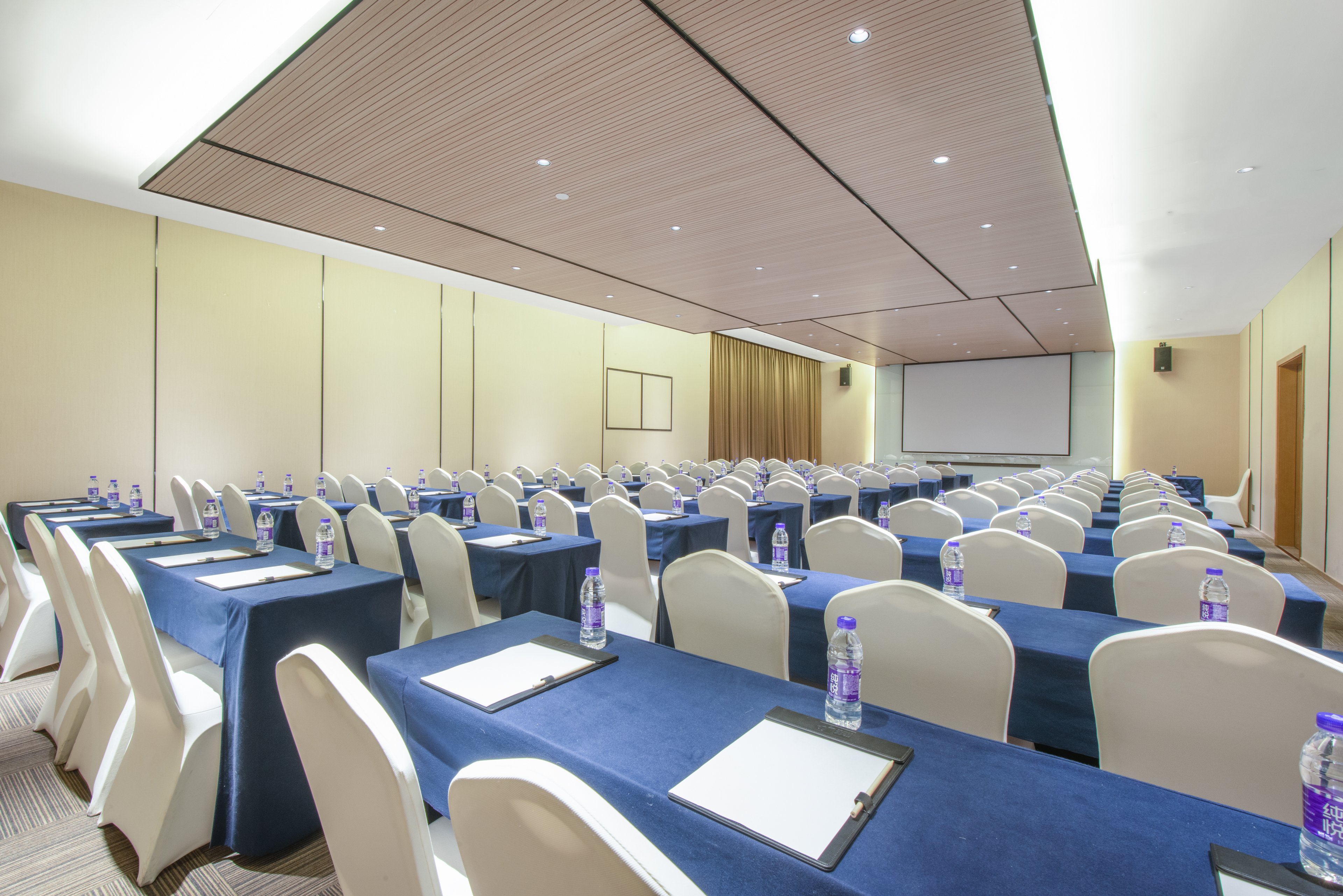 holiday inn express hangzhou east station by ihg
