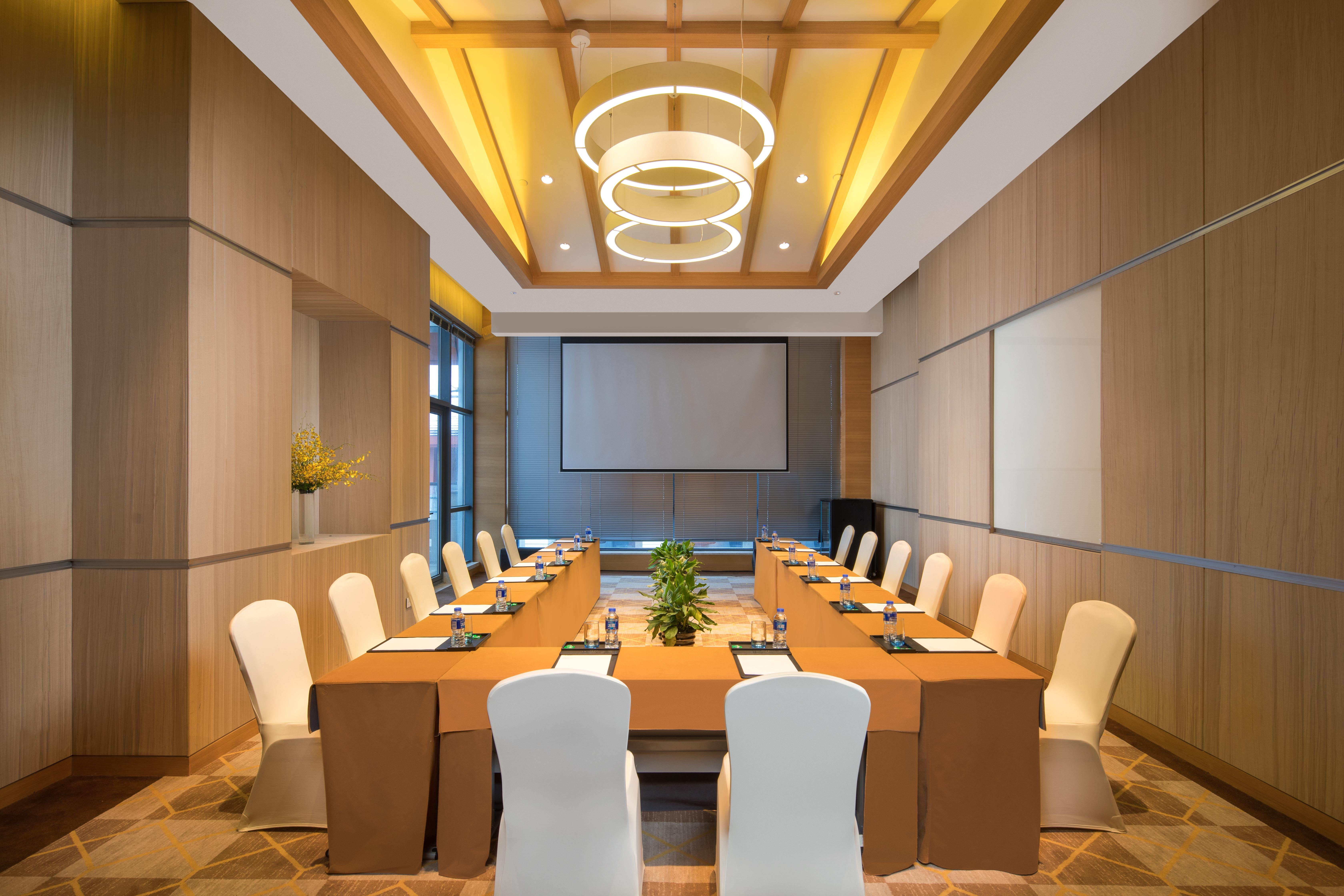 holiday inn kunshan huaqiao by ihg