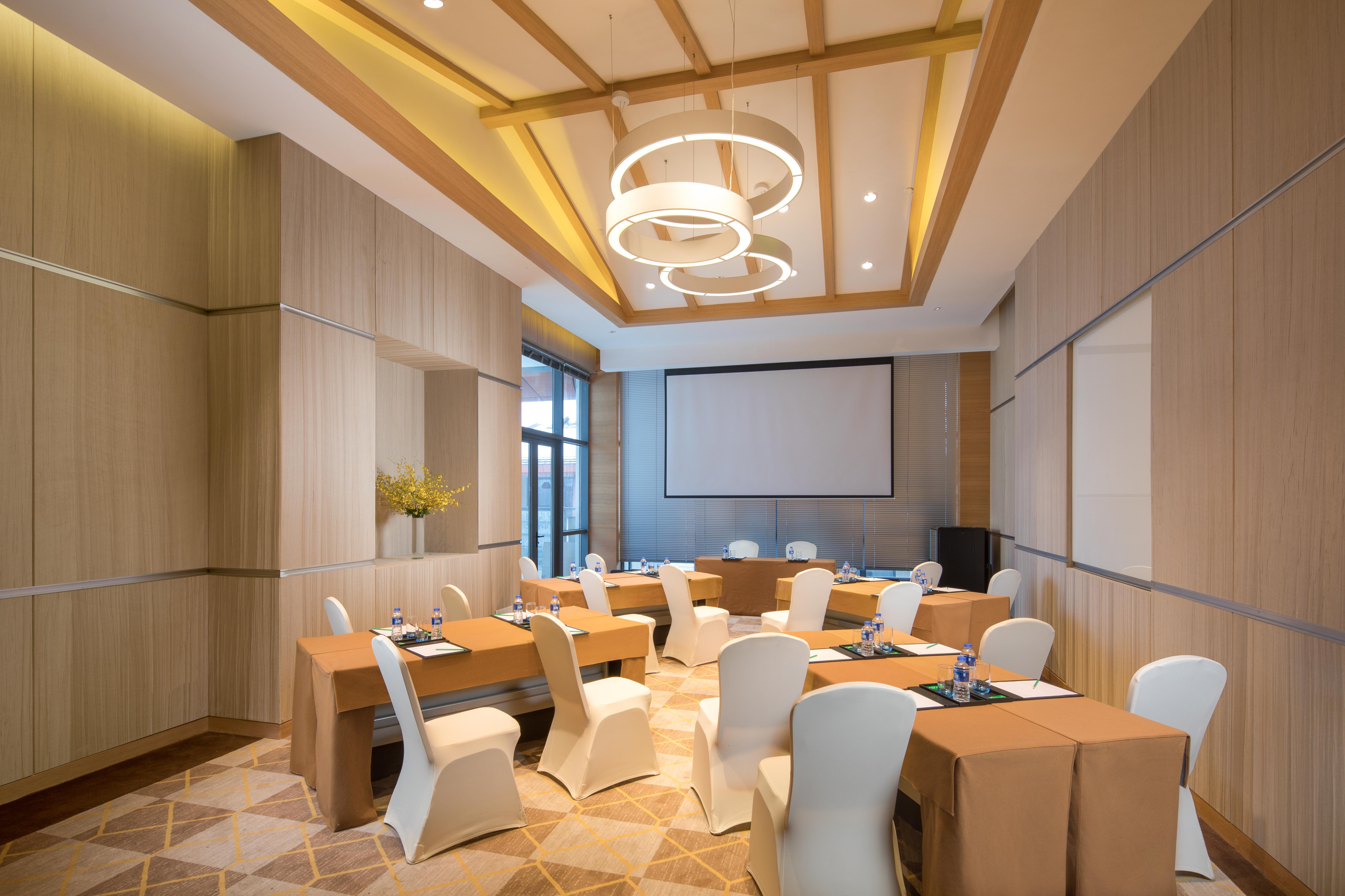holiday inn kunshan huaqiao by ihg