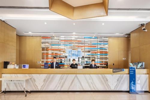 holiday inn express zhangye