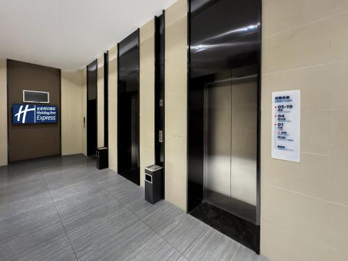 holiday inn express zhangye