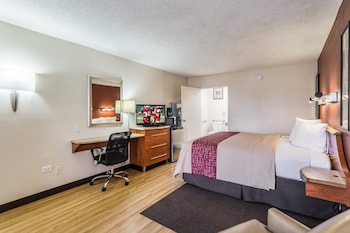 red roof inn bowling green