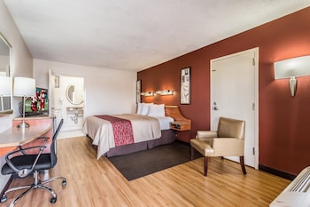 red roof inn bowling green