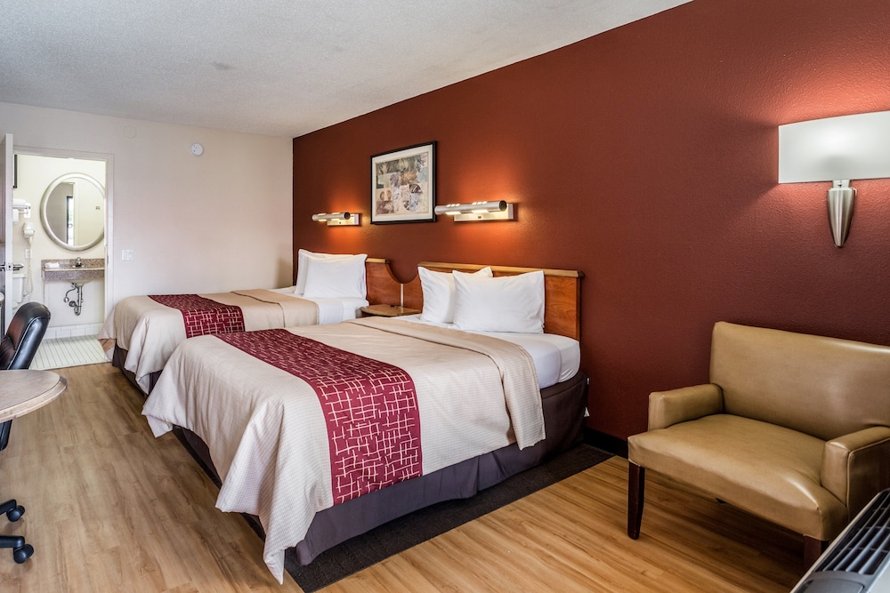 red roof inn bowling green