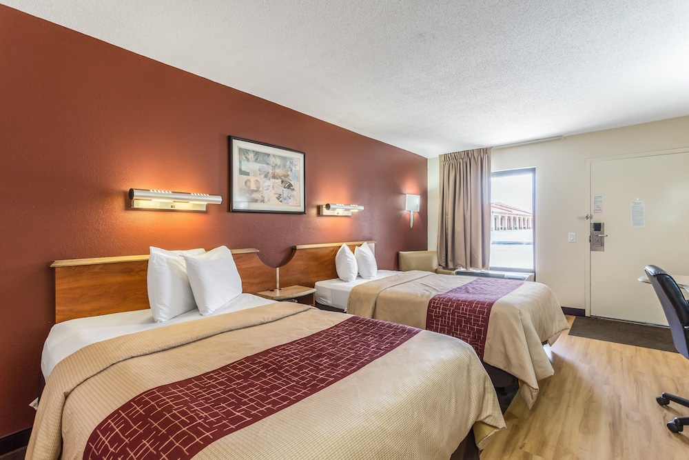 red roof inn bowling green