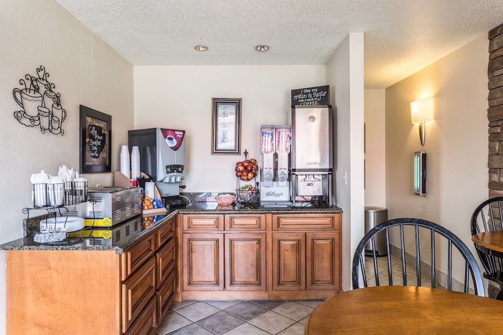 red roof inn bowling green