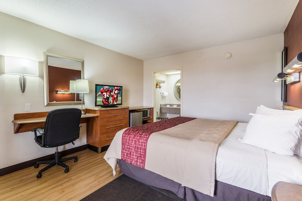 red roof inn bowling green