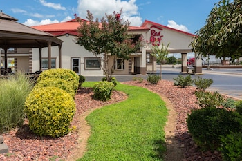 red roof inn bowling green