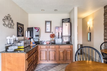 red roof inn bowling green