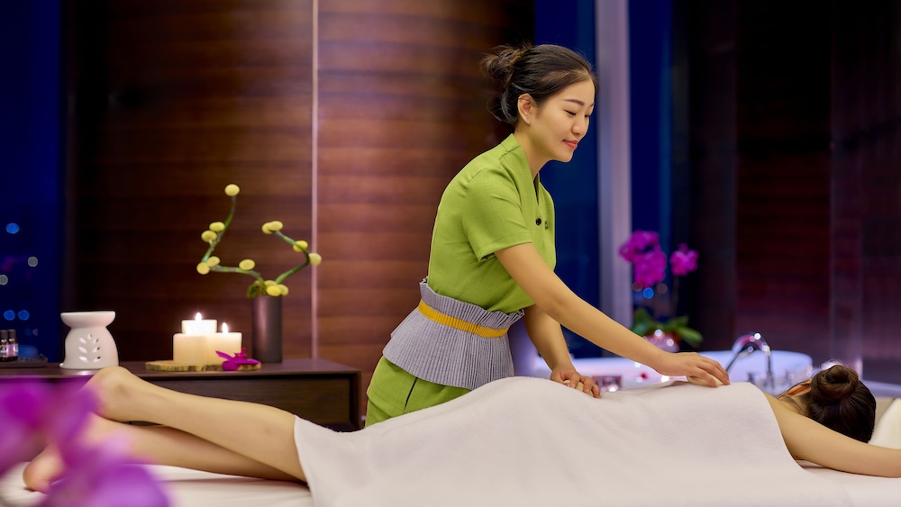 intercontinental guangzhou exhibition center by ihg