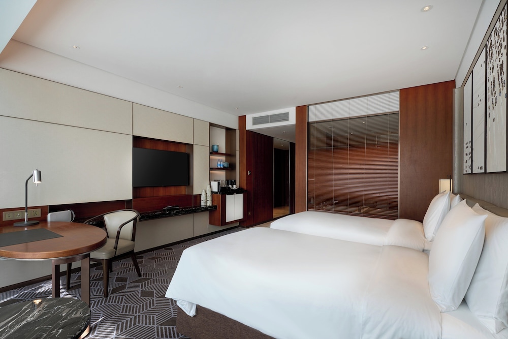 intercontinental guangzhou exhibition center by ihg
