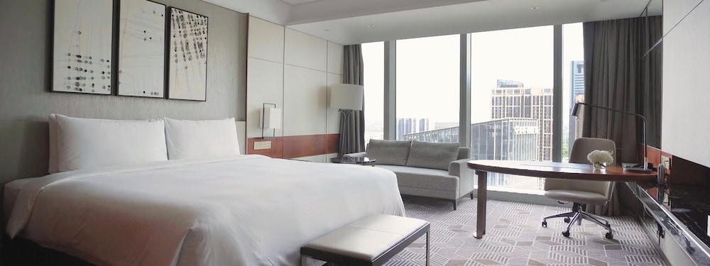 intercontinental guangzhou exhibition center by ihg