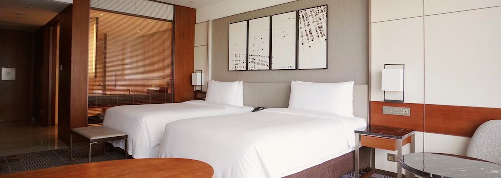 intercontinental guangzhou exhibition center by ihg