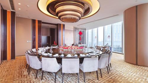 intercontinental guangzhou exhibition center by ihg