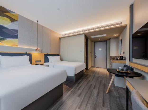 homeinn selected hotel shanghai xinzhuang subway station north square