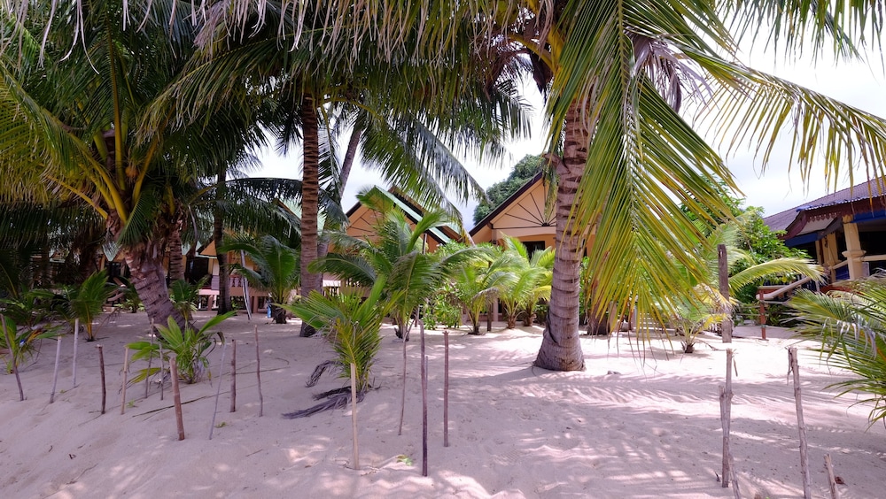 lolita bungalow