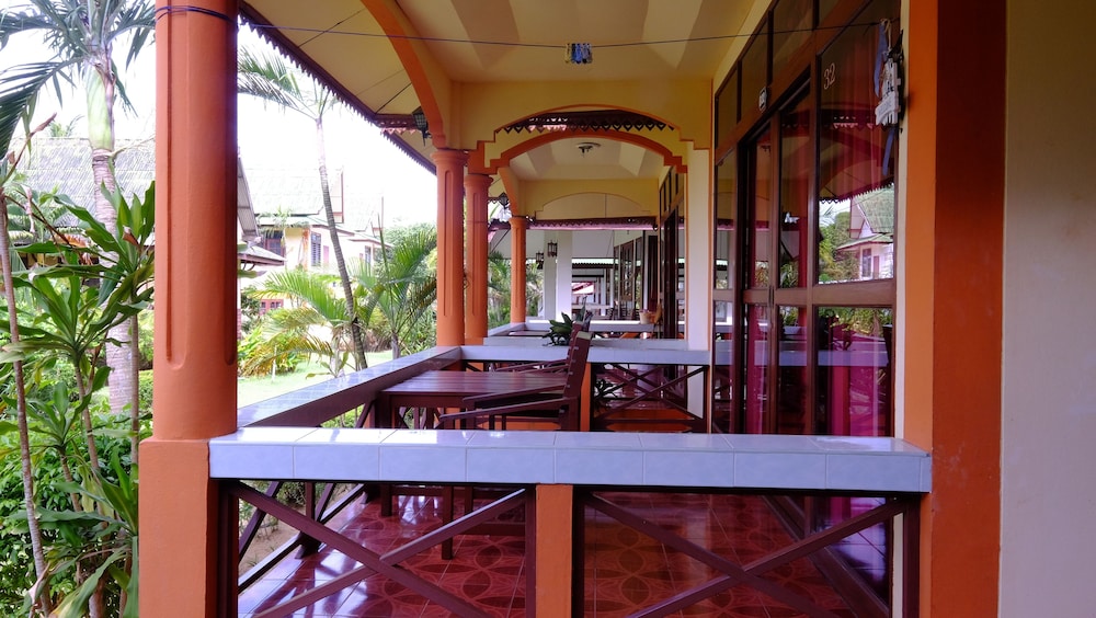 lolita bungalow