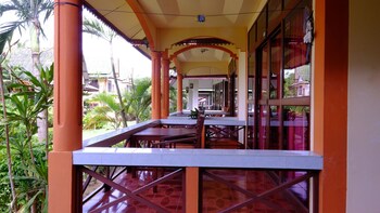 lolita bungalow