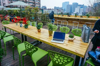 chengdu flipflop hostel