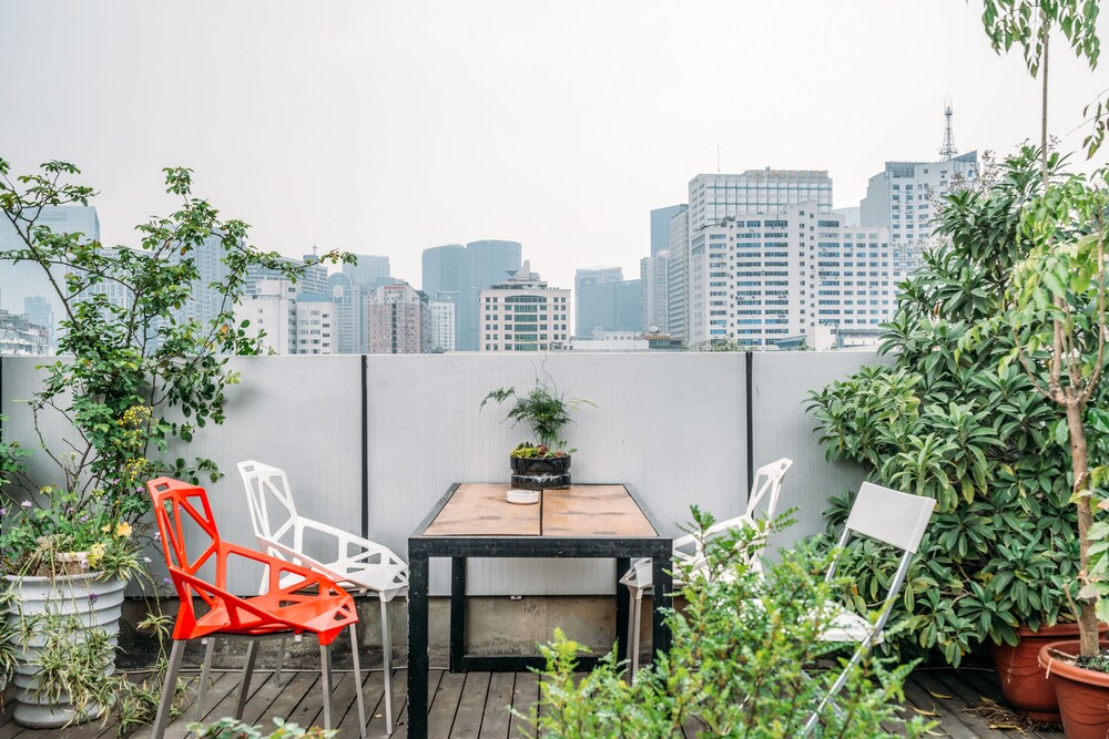 chengdu flipflop hostel