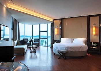 luan suntone plaza hotel