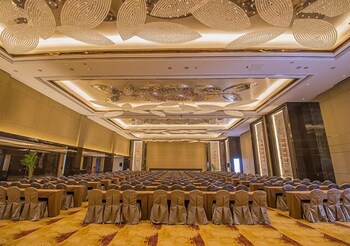 luan suntone plaza hotel