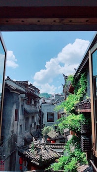 jomo hotel fenghuang