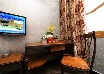 jomo hotel fenghuang