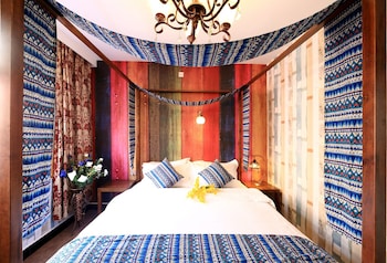 jomo hotel fenghuang