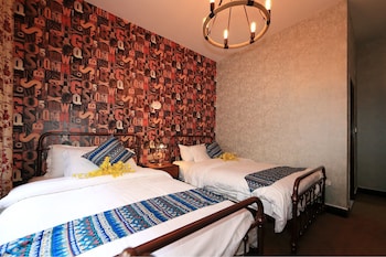 jomo hotel fenghuang
