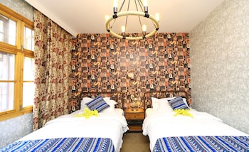 jomo hotel fenghuang