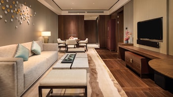 hualuxe xiamen haicang harbour view